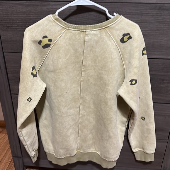 Cute comfy Easel crewneck!💚 - Picture 2 of 4